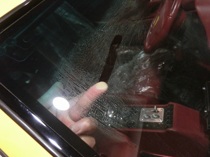 車のガラスを見やすくする効果発揮の窓ガラスコート
