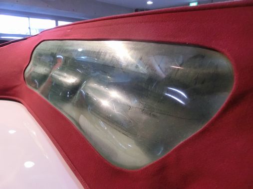 車のウィンド・シールドを見やすい透明度にする方法