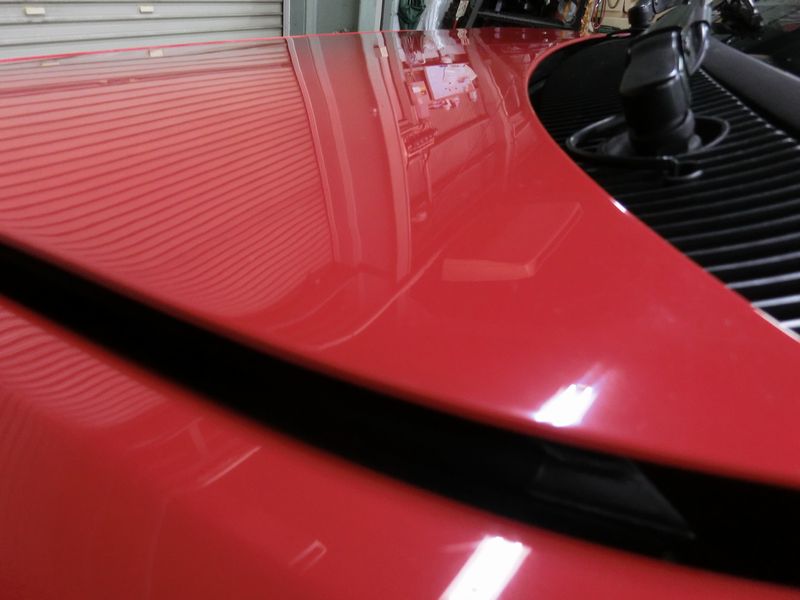フェラーリ・モンデアル赤色塗装パーフェクトケア用WAX