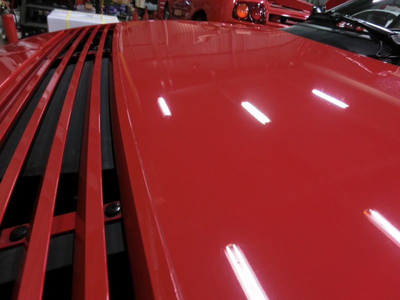 フェラーリ・モンデアル赤色塗装を美観修復するワックス