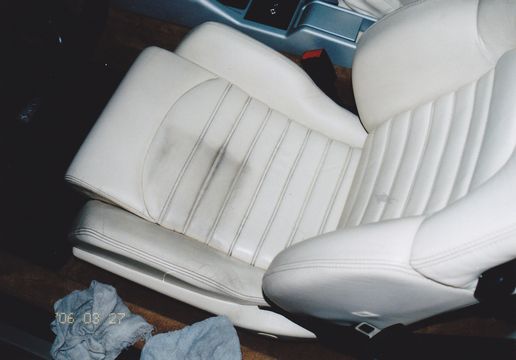 車好きが喜ぶ革張りシートの便利な汚れ落とし方法