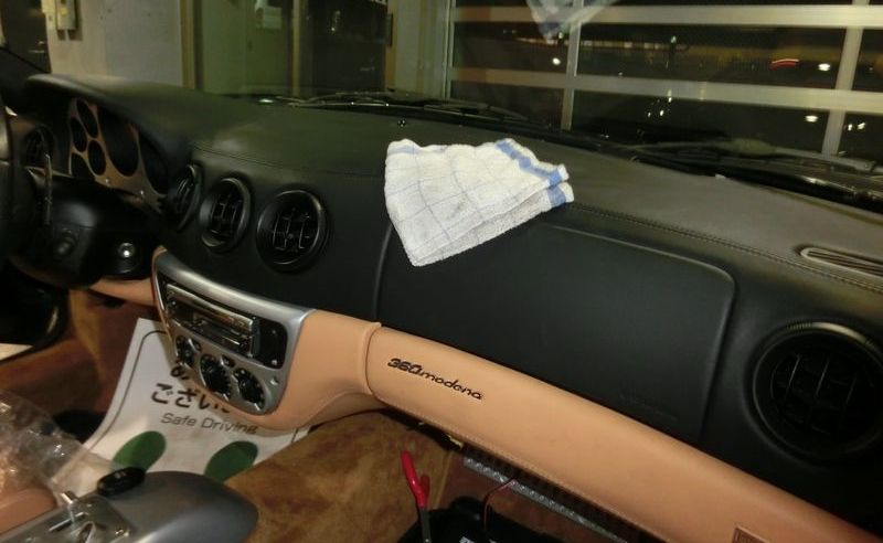 車のドア内張りレザーの便利な汚れ落とし教えます
