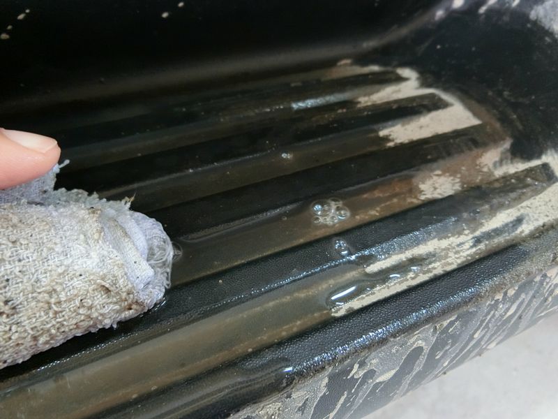 泥砂が付いた車の水洗いのコツ教えます