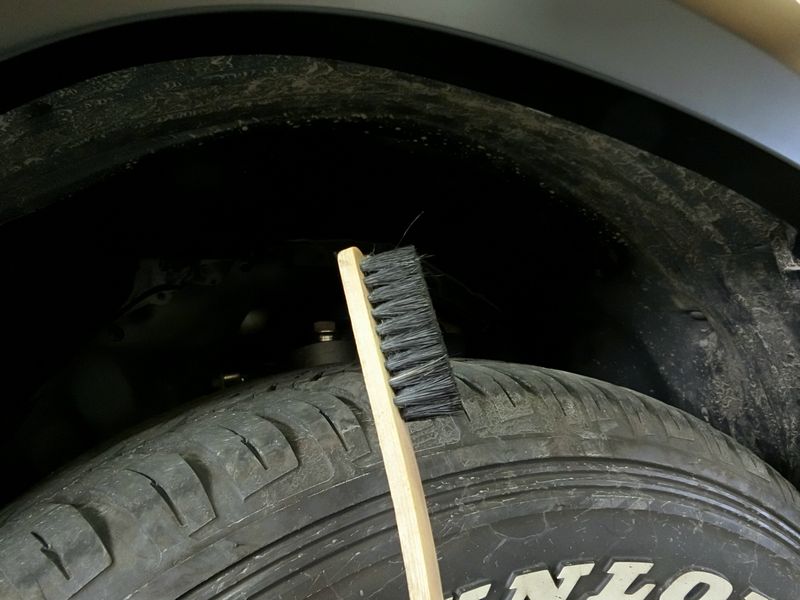 黒色タイヤハウスの簡単汚れ落とし術教えます