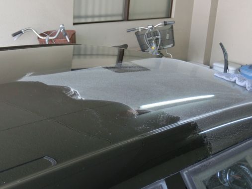 バケツ１杯の水だけで出来る車の花粉除去の洗車術