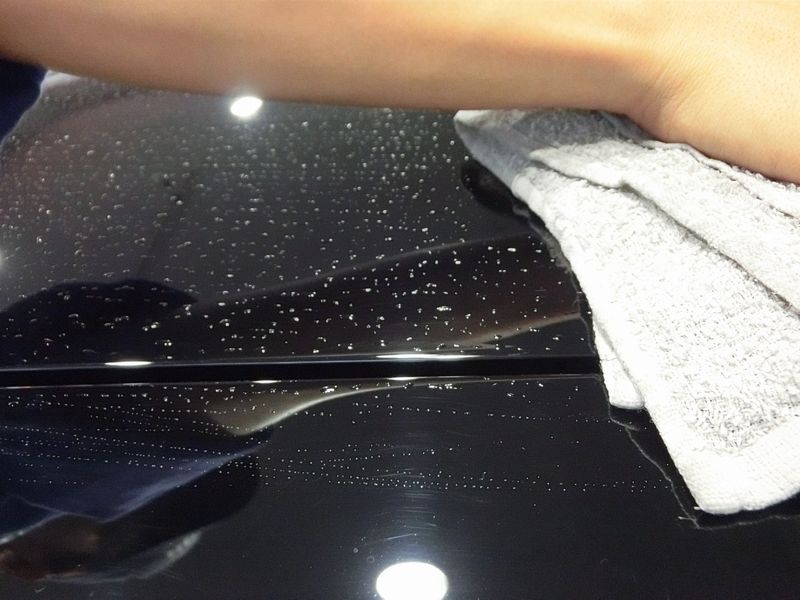 ロールス・ロイスのトランクで見る手洗い洗車の参考例