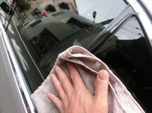 車のタオル拭きで見る１２年経過したボディの状態
