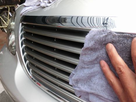 車のフロントグリル簡単水洗い方法