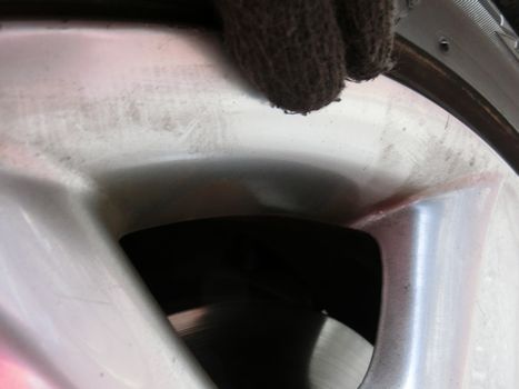 車のホイール・ケアがタオル拭きだけで出来る便利技