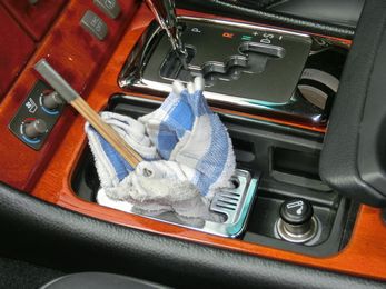 車の室内掃除に役立つ便利なカーケア用品