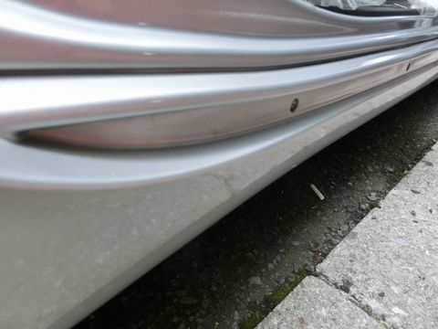 車のセンターピラー汚れ落としに役立つカーケア用品