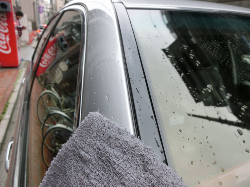 水滴が染みになって残らない車の洗車方法学べます