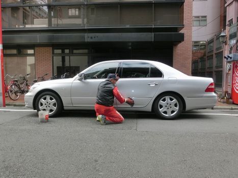 試すと便利な車のドア側面洗車方法体験して下さい