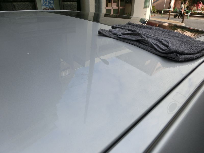 車の屋根の水洗いが便利になる洗車方法とコツ