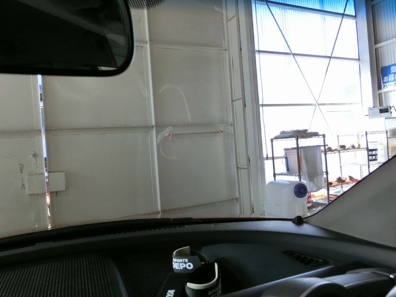 車のガラスに窓ガラスコートの保護膜を作って見やすさ検証