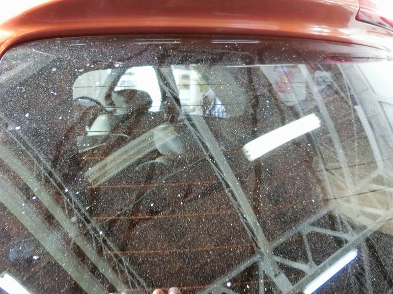 窓ガラスコート・ケアで車のガラスの見通し効果を検証