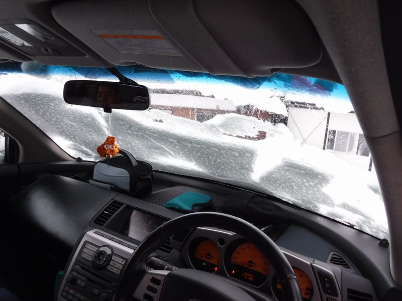 車に取り入れて便利な積雪簡単除去の驚き方法