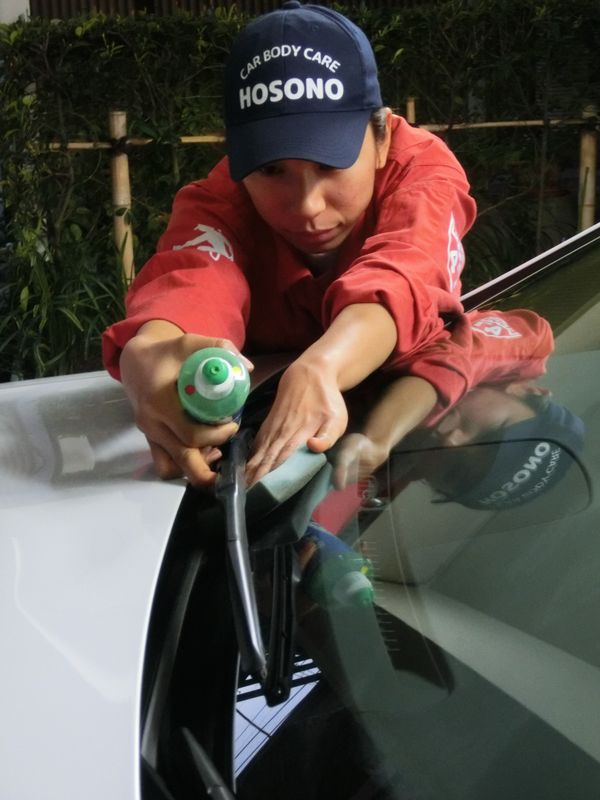 窓ガラスのお手入れビジネスも出来る出張洗車技術
