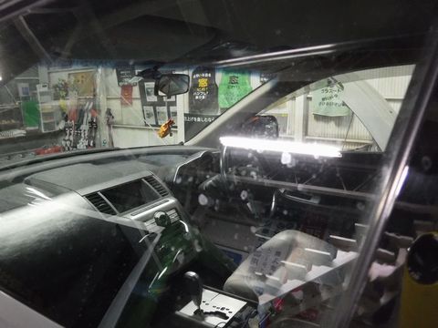 車のガラスが風雪時に見易い窓ガラスコートの被膜