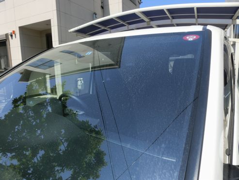トヨタ・ボクシーの窓ガラス水洗い簡単仕上げの方法