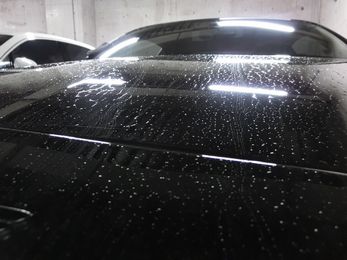 黒い車のボディを長くきれいな状態に保つ洗車方法