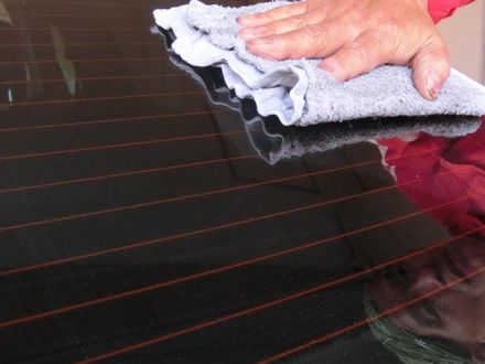 暑い日の愛車ケアならバケツ１杯の水で手洗い洗車