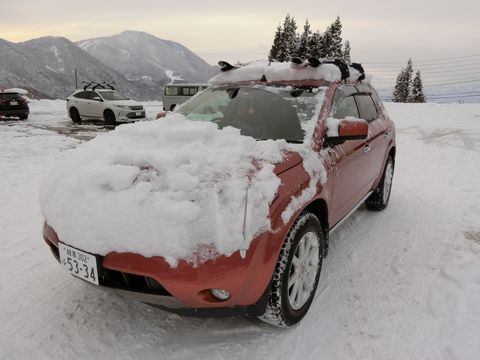 スキーに行くなら雪に見通し抜群の車のフロントガラス